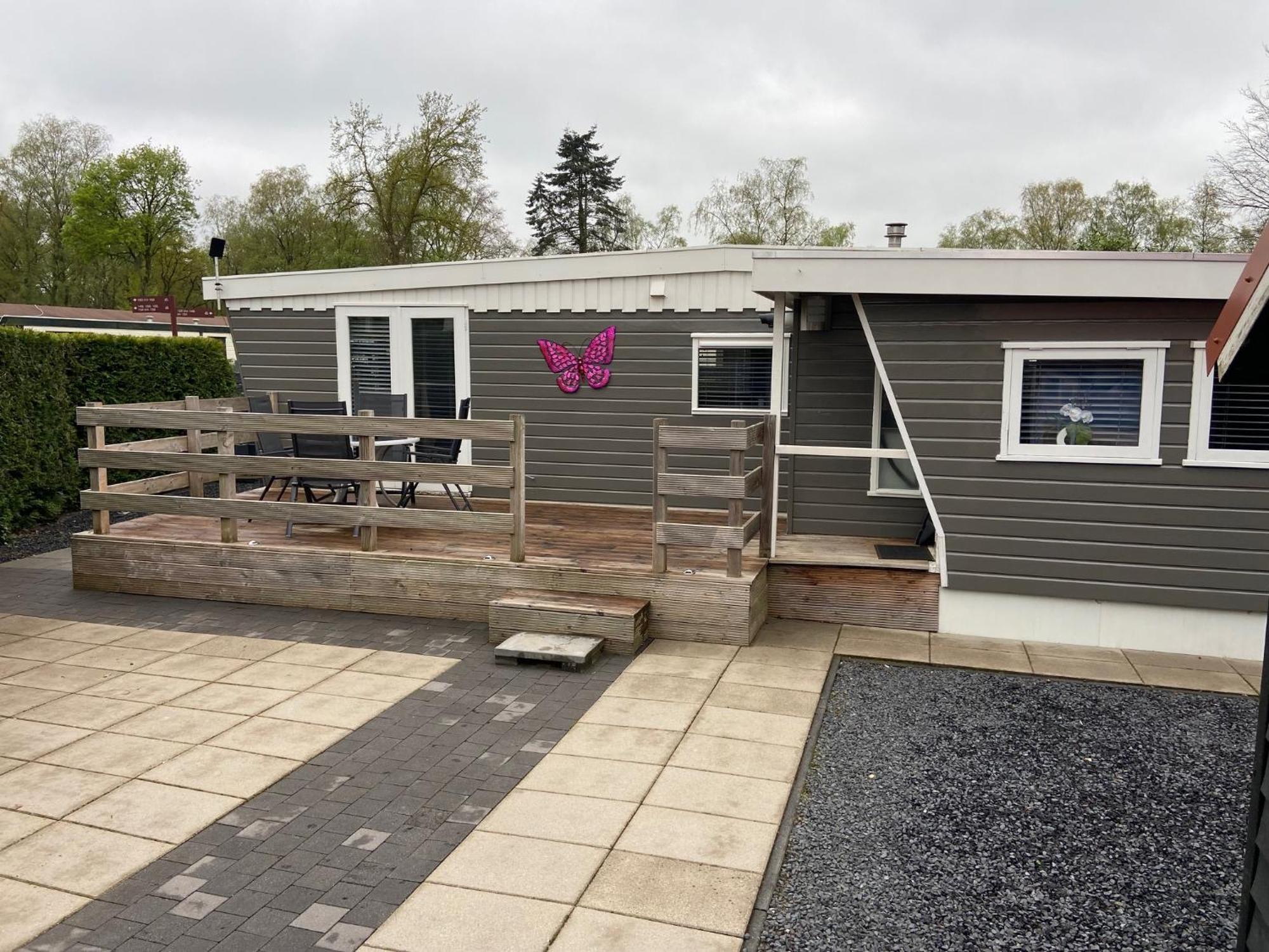 Luxe Gerenoveerde L-Chalet Putten Exterior foto